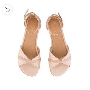 Shapen barefoot petal flats
